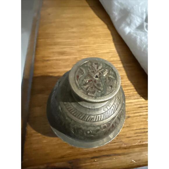 Antique/Vintage Indian Elephant Claw Bell,known as Temple Bell or elephant bell - Picture 3 of 8